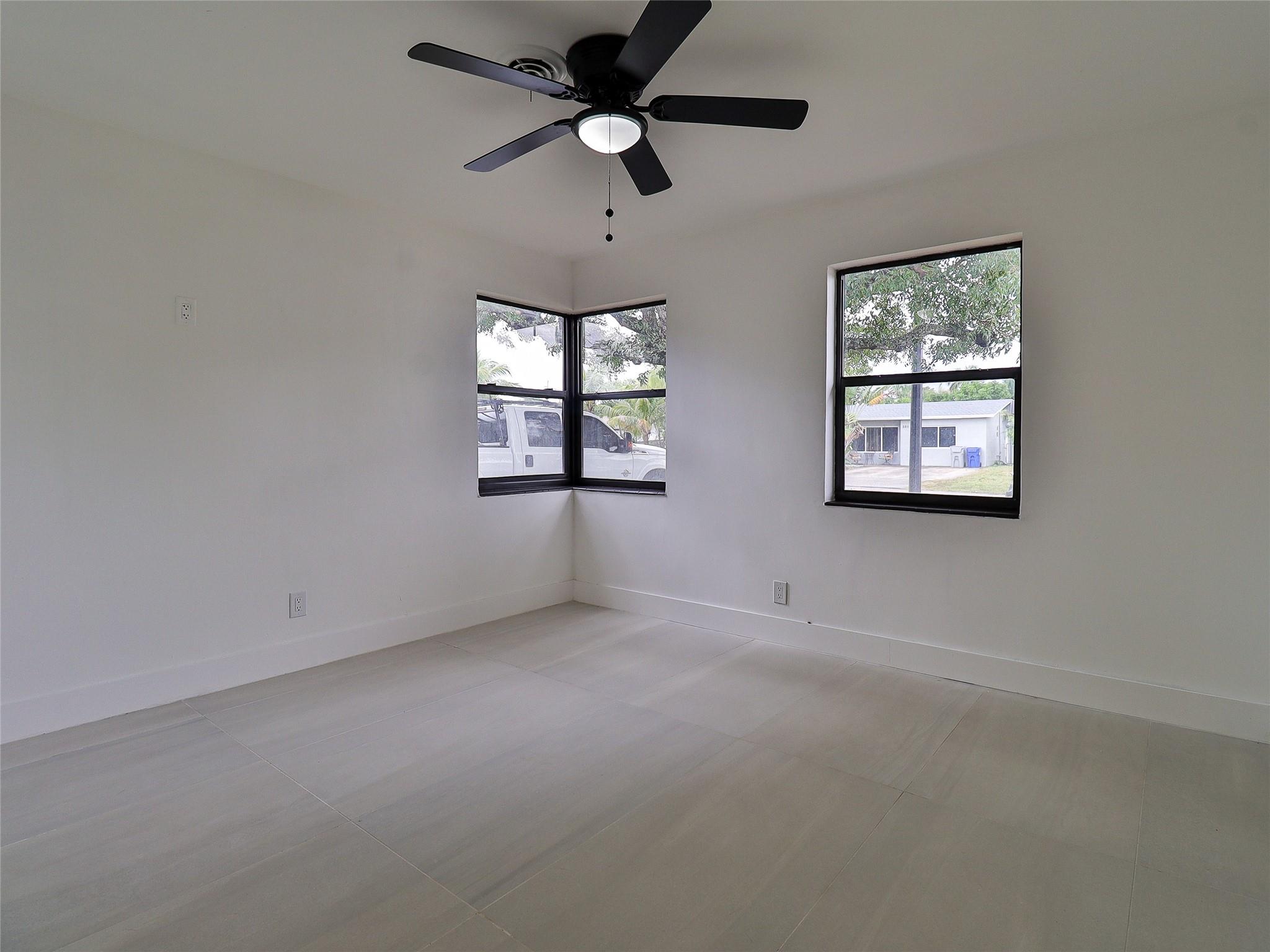 Cresthaven 10 46-25 B - Residential