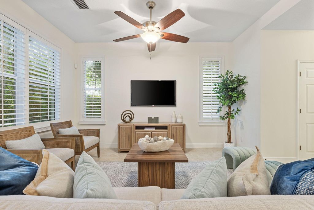 Photo of 7105 Kensington Court, Palm Beach Gardens, FL 33418 (MLS # R10983758)