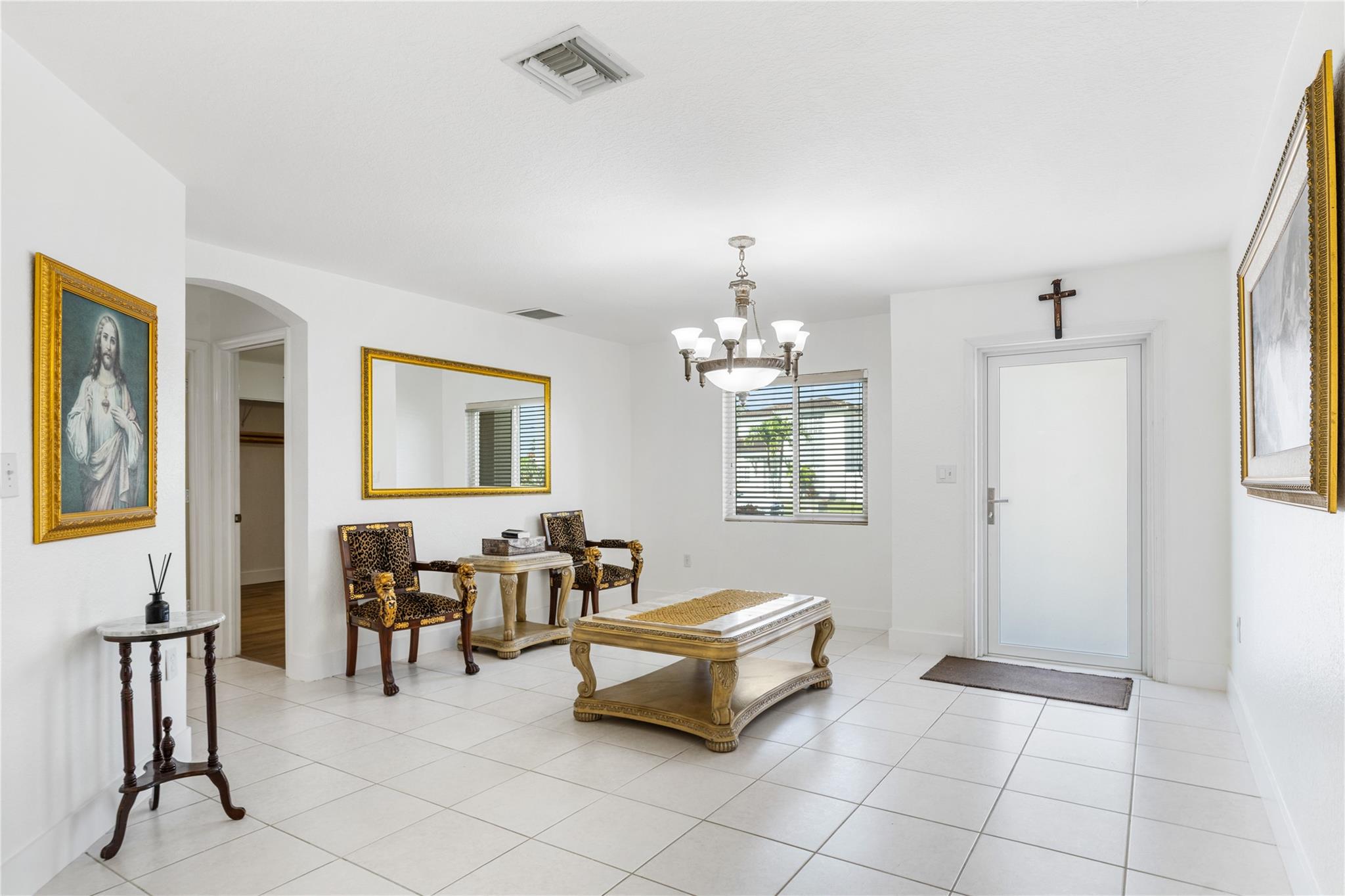 ZAMORAS GROVE - Residential