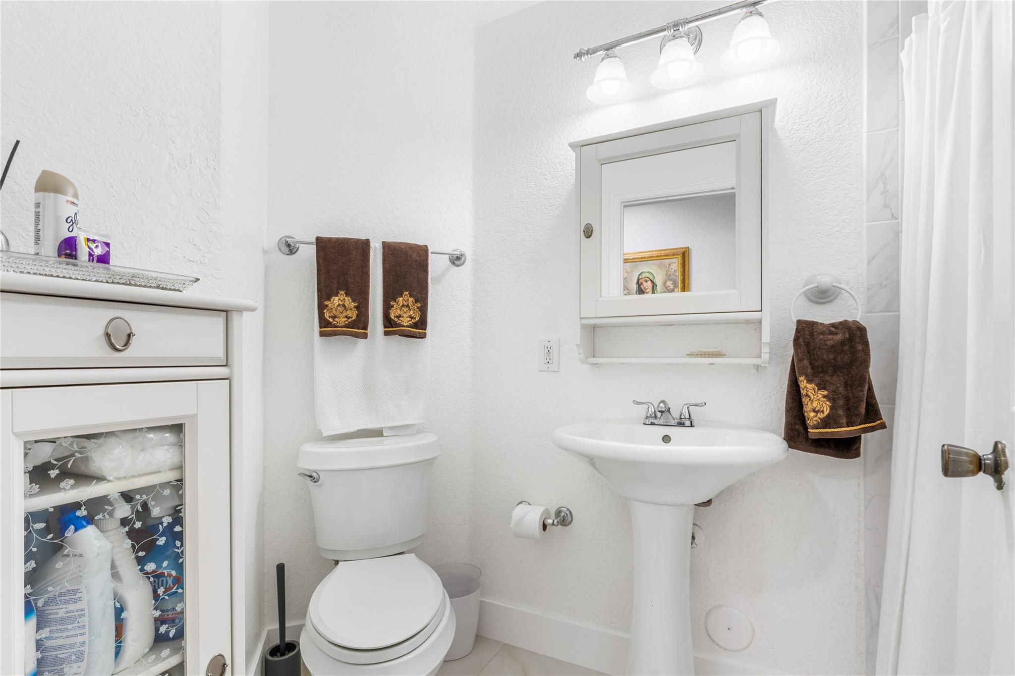 ZAMORAS GROVE - Residential