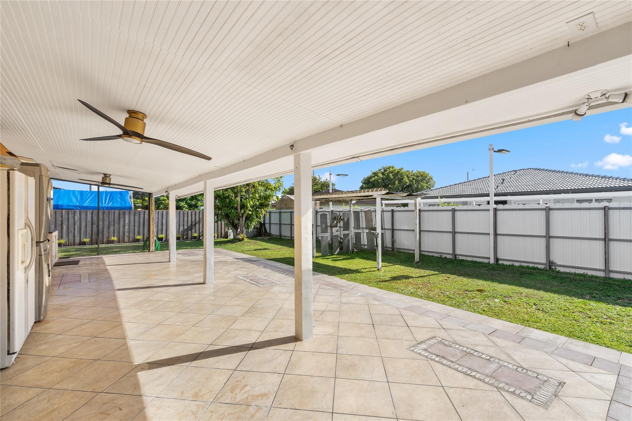 ZAMORAS GROVE - Residential