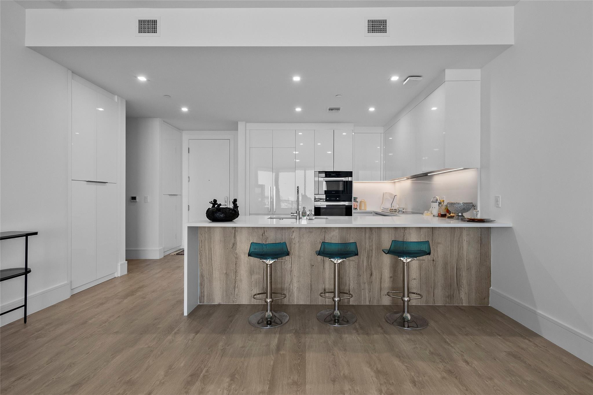 220 Lake Shore Drive 1417