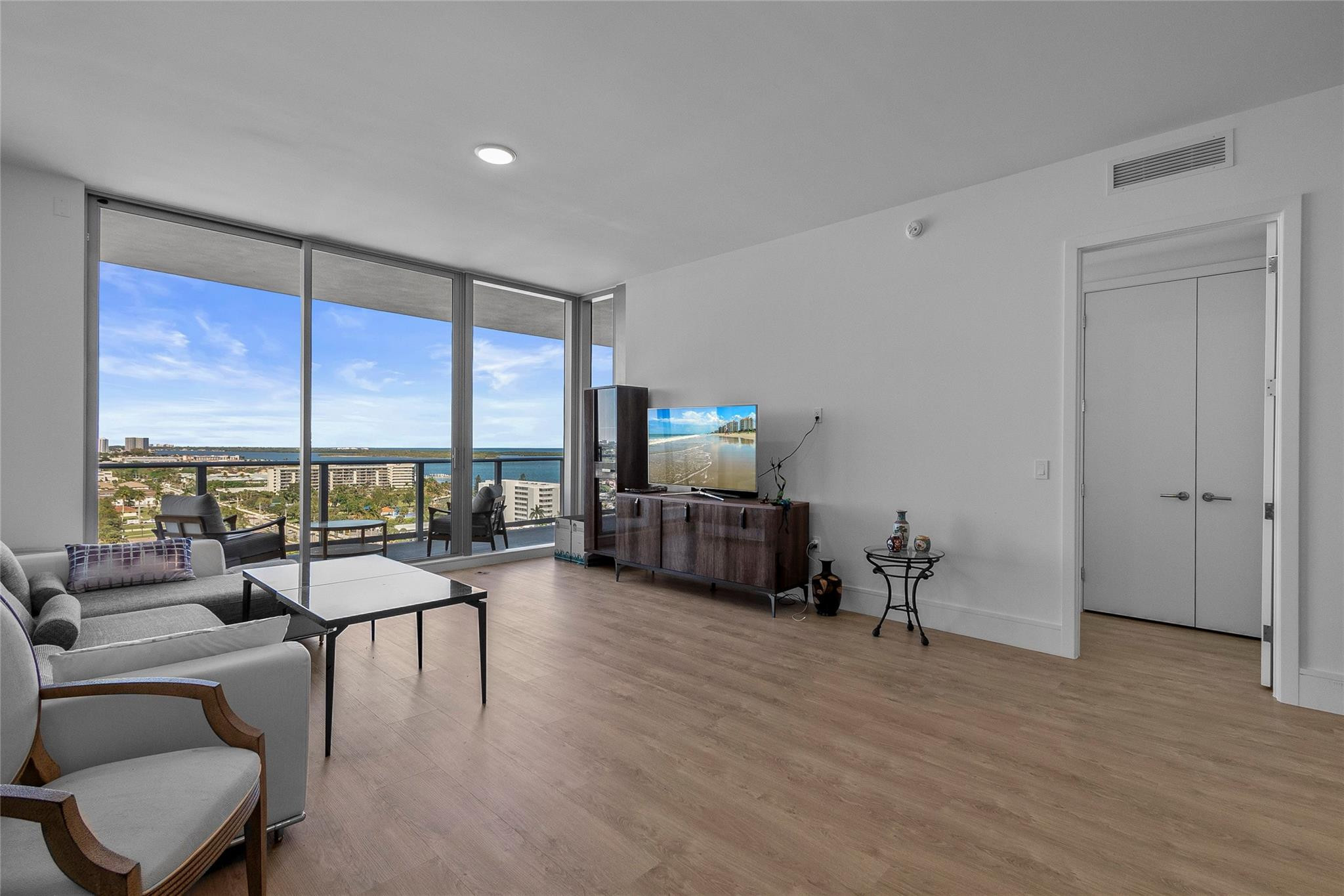 220 Lake Shore Drive 1417