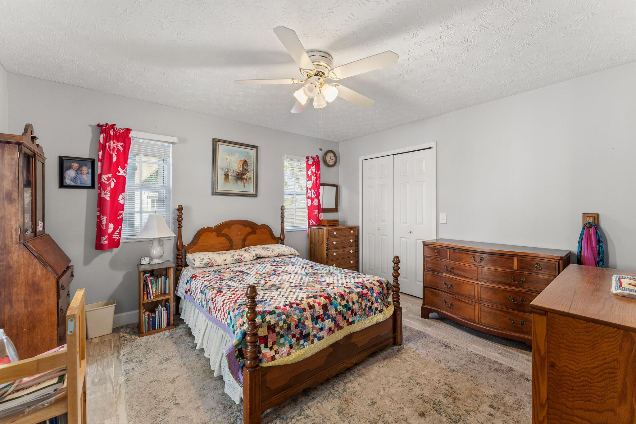 HORSESHOE POINT - Residential