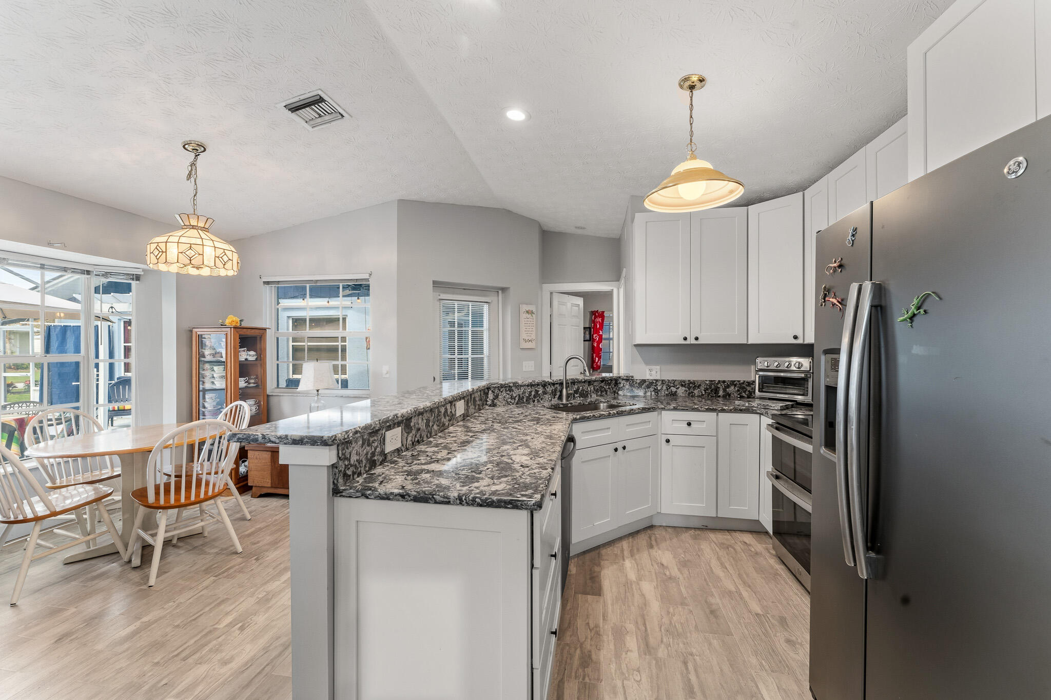 HORSESHOE POINT - Residential