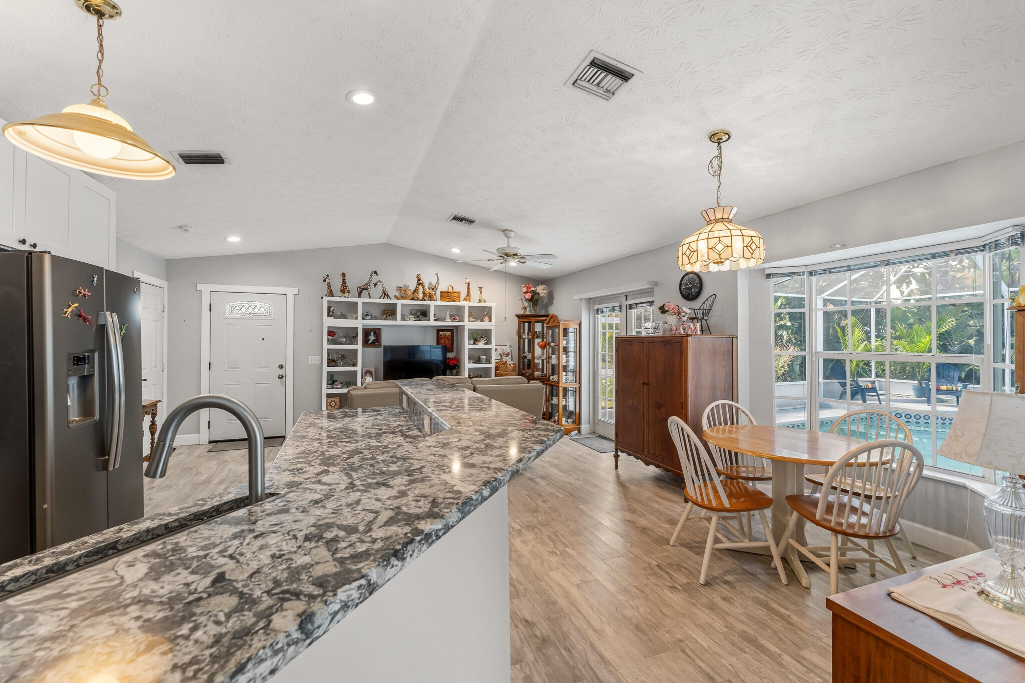 HORSESHOE POINT - Residential