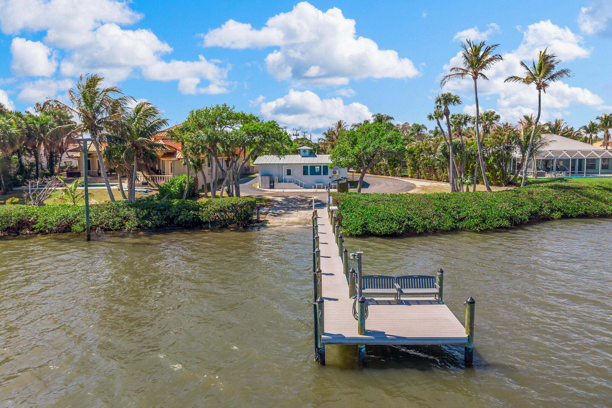 HORSESHOE POINT - Residential