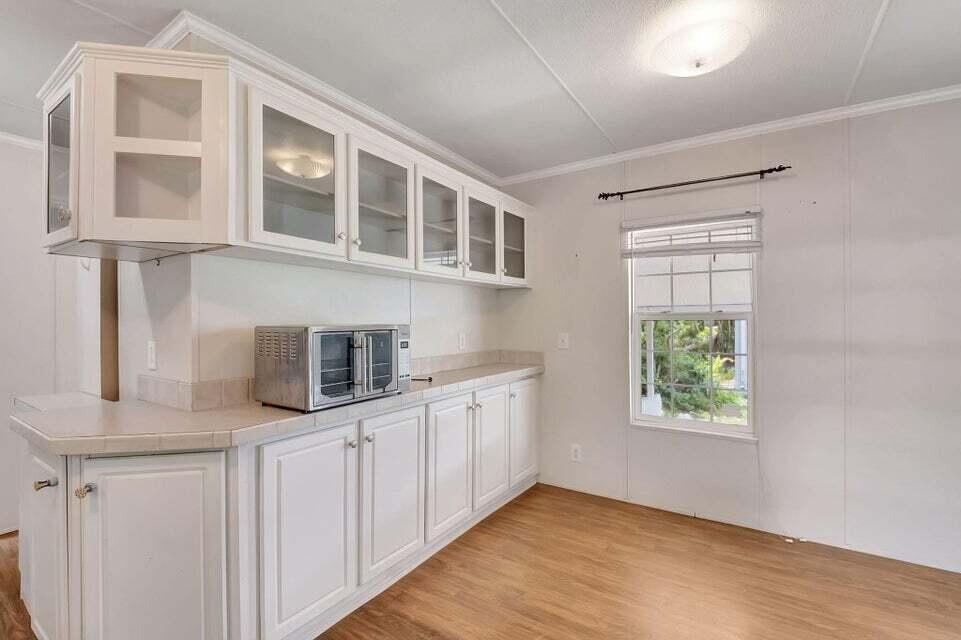 COLONIAL ESTATES INC MOBI - Residential