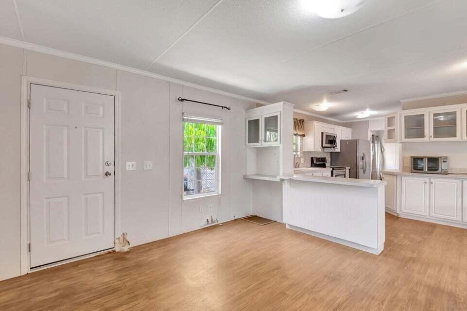 COLONIAL ESTATES INC MOBI - Residential