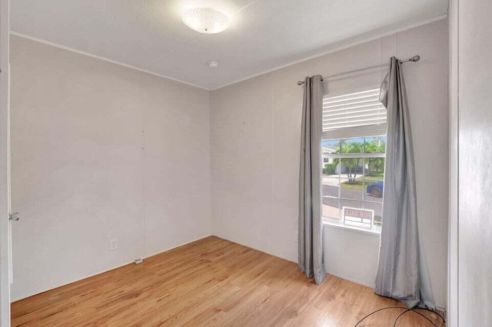 COLONIAL ESTATES INC MOBI - Residential