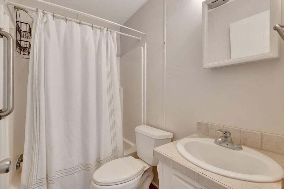 COLONIAL ESTATES INC MOBI - Residential