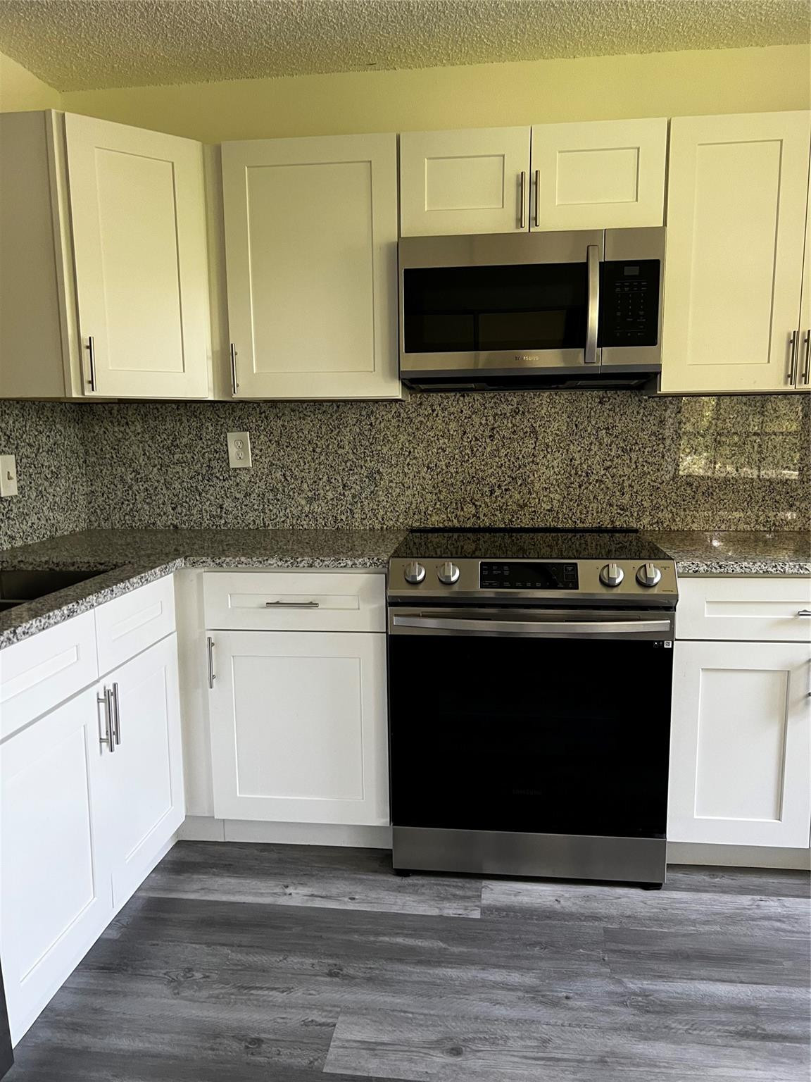 6596 Via Regina 6596