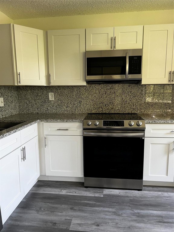 6596 Via Regina 6596