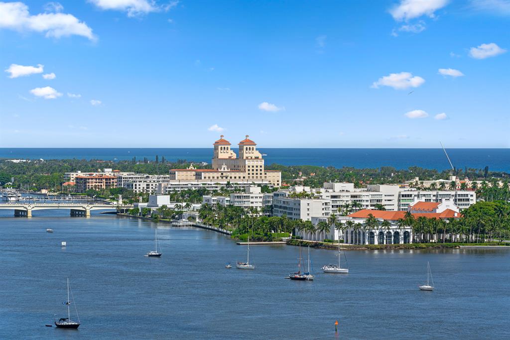 BRISTOL CONDO - Residential