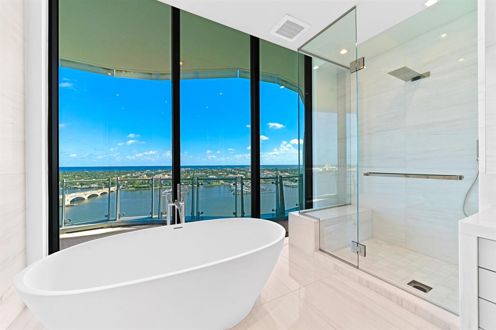 BRISTOL CONDO - Residential