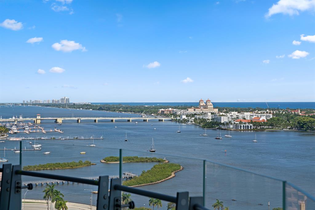 BRISTOL CONDO - Residential