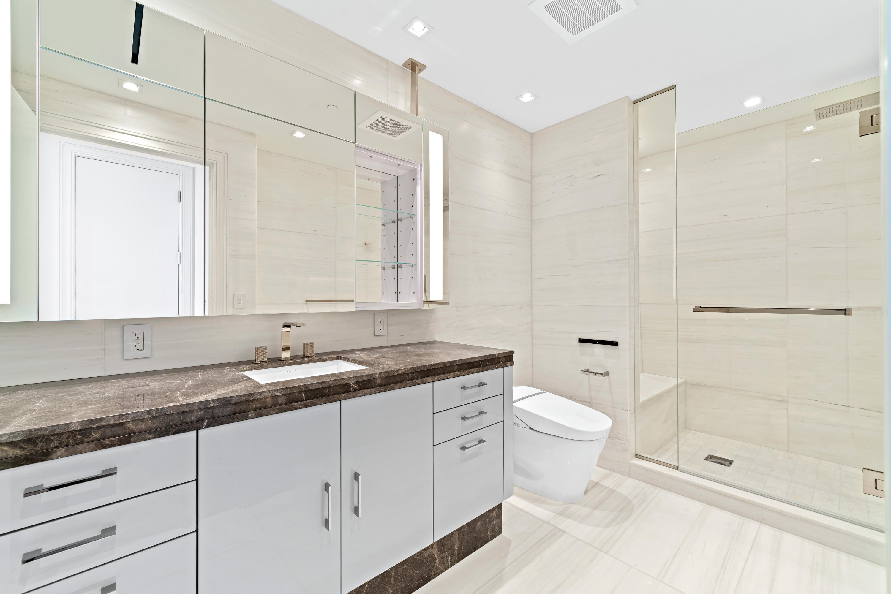 BRISTOL CONDO - Residential