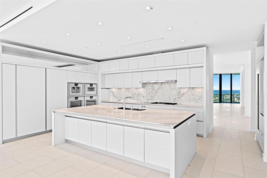 BRISTOL CONDO - Residential