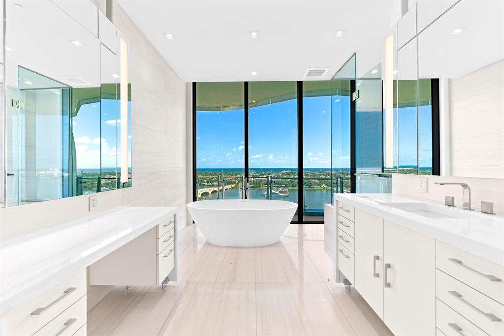 BRISTOL CONDO - Residential