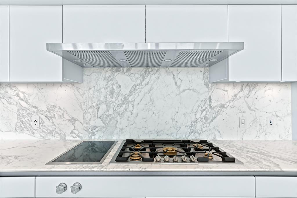 BRISTOL CONDO - Residential