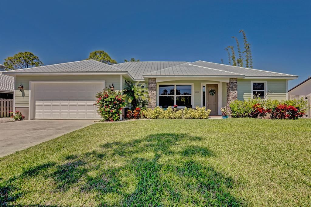 Photo of 6453 SE Sylvan Place, Hobe Sound, FL 33455 (MLS # R10787848)