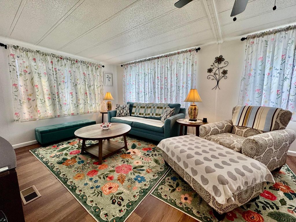 Photo of 4455 Meadow View Drive, Boynton Beach, FL 33436 (MLS # B26002222)