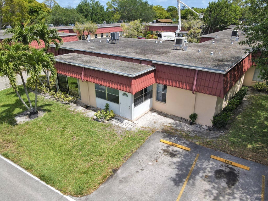 Photo of 714 Nantucket Circle #B, Lake Worth, FL 33467 (MLS # R10940820)
