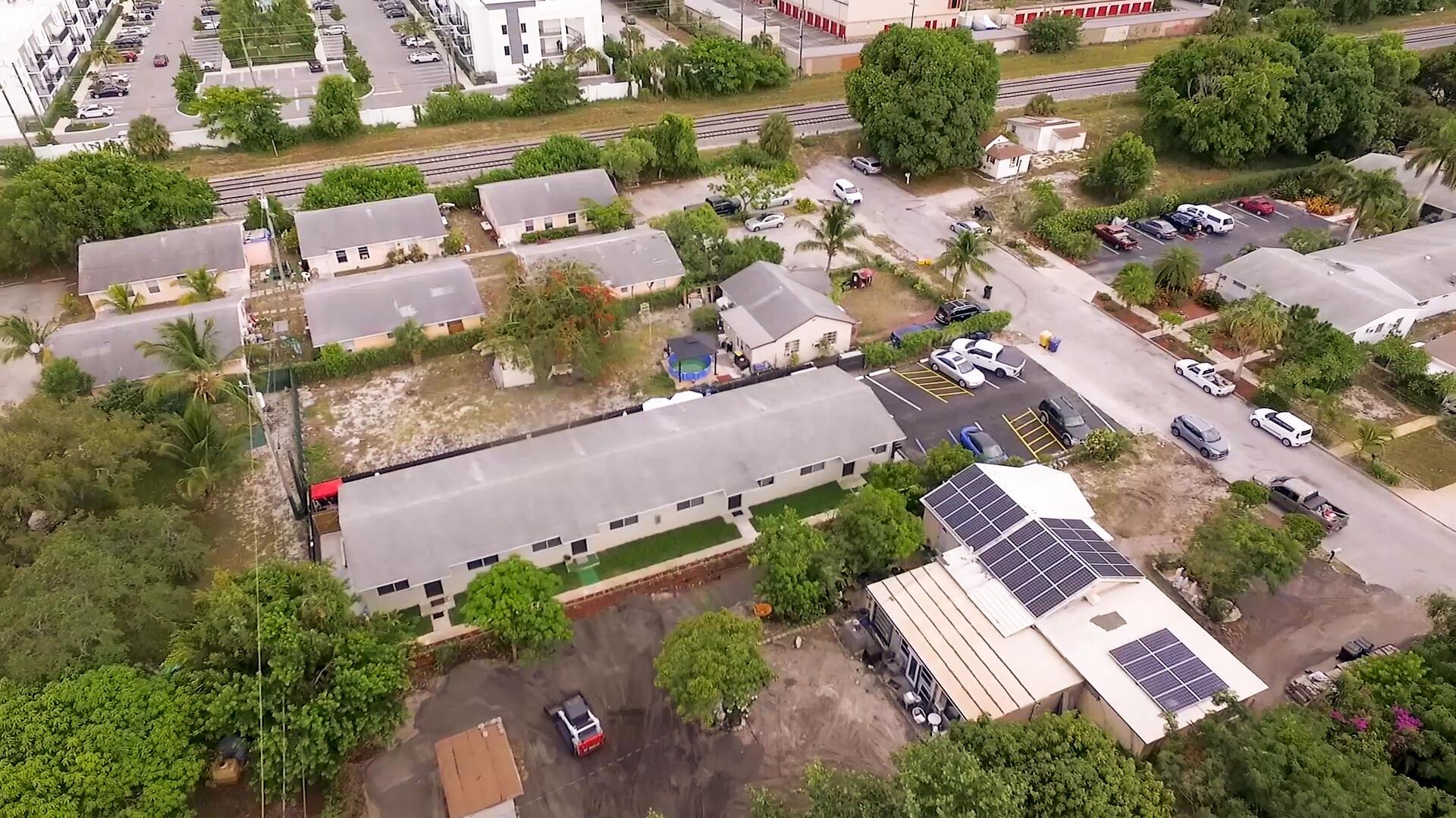 LAKE WORTH HEIGHTS - Residential Income