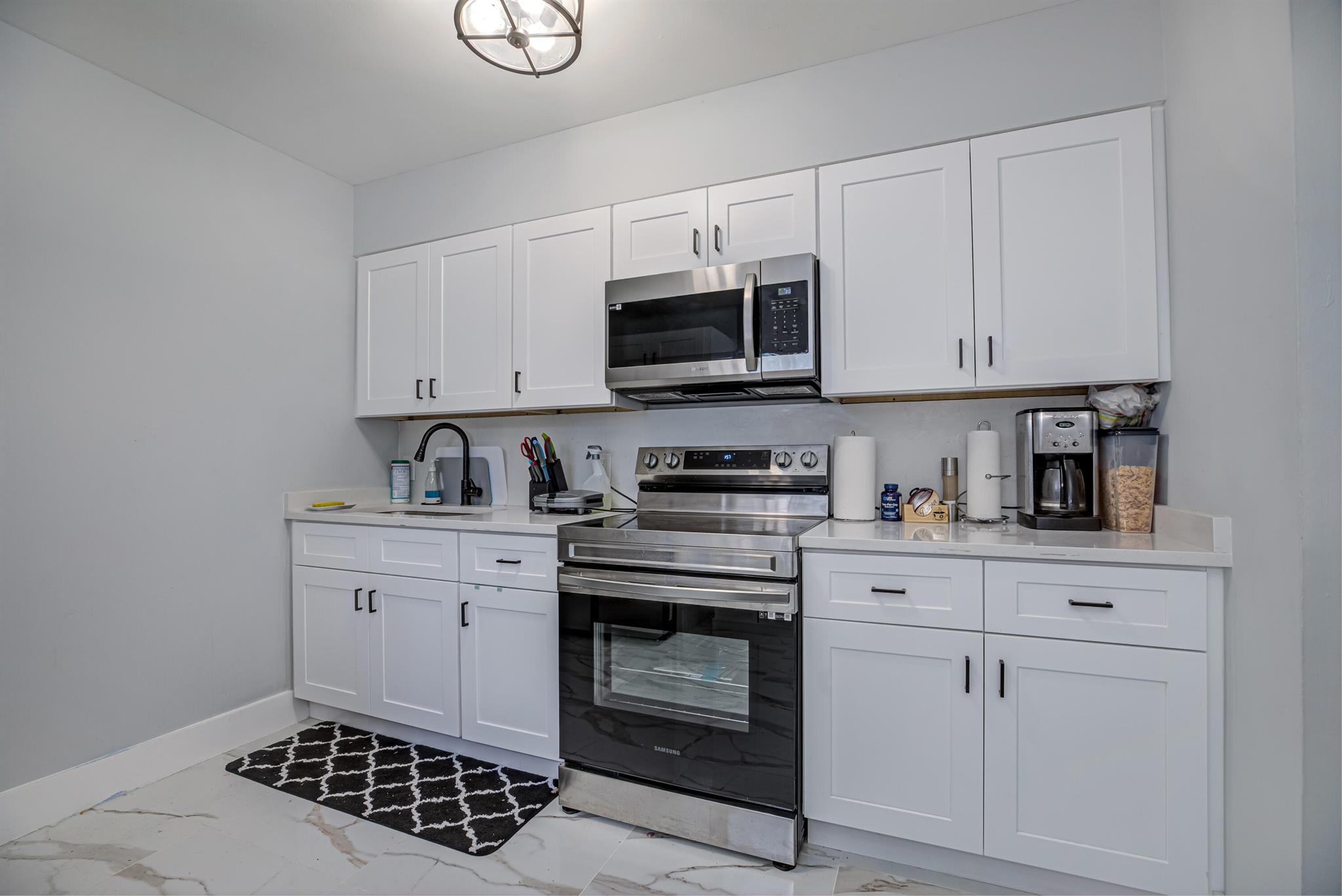 LAKE WORTH HEIGHTS - Residential Income