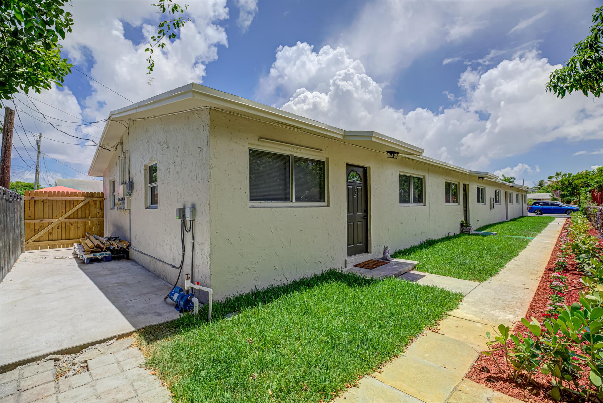 LAKE WORTH HEIGHTS - Residential Income