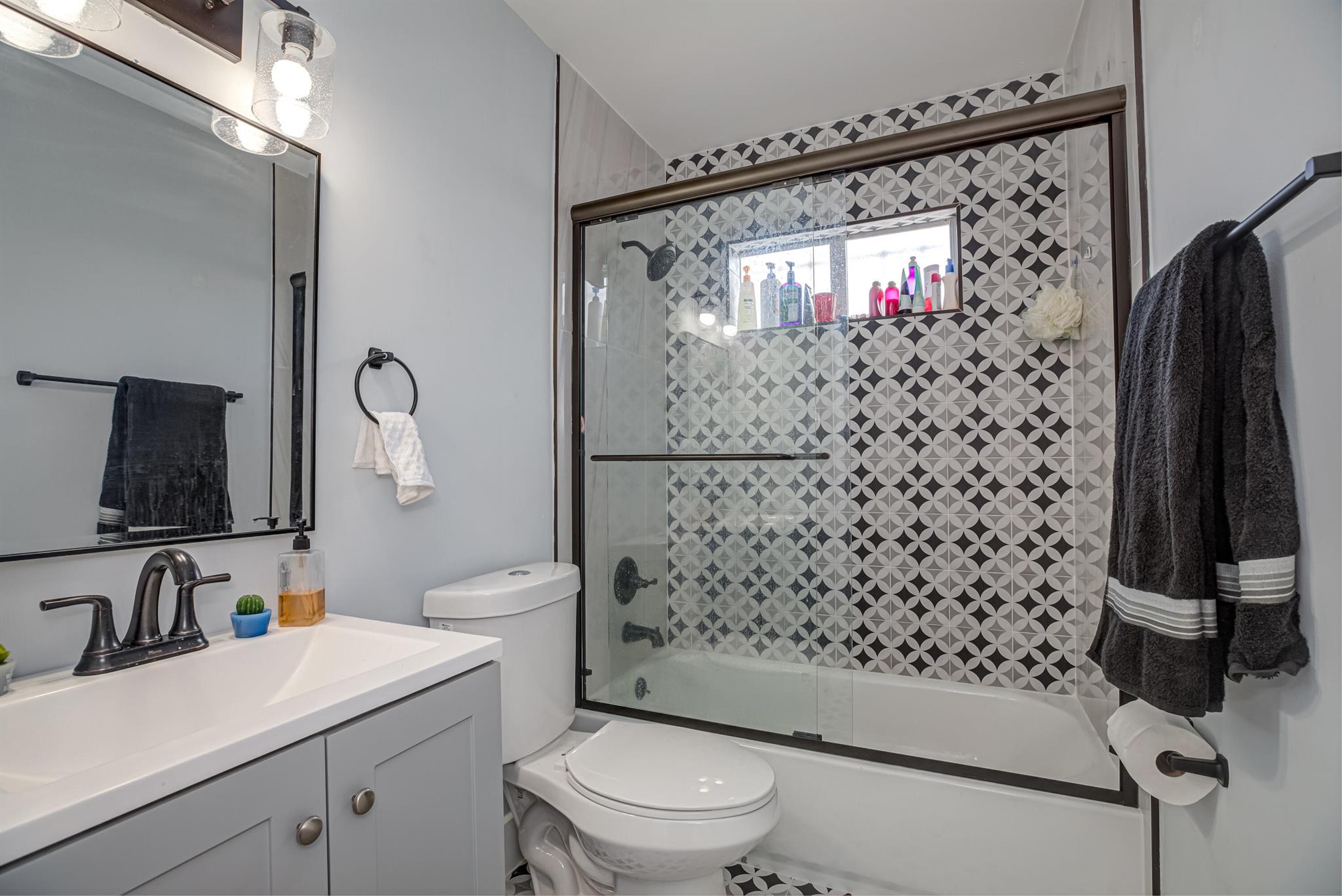 LAKE WORTH HEIGHTS - Residential Income