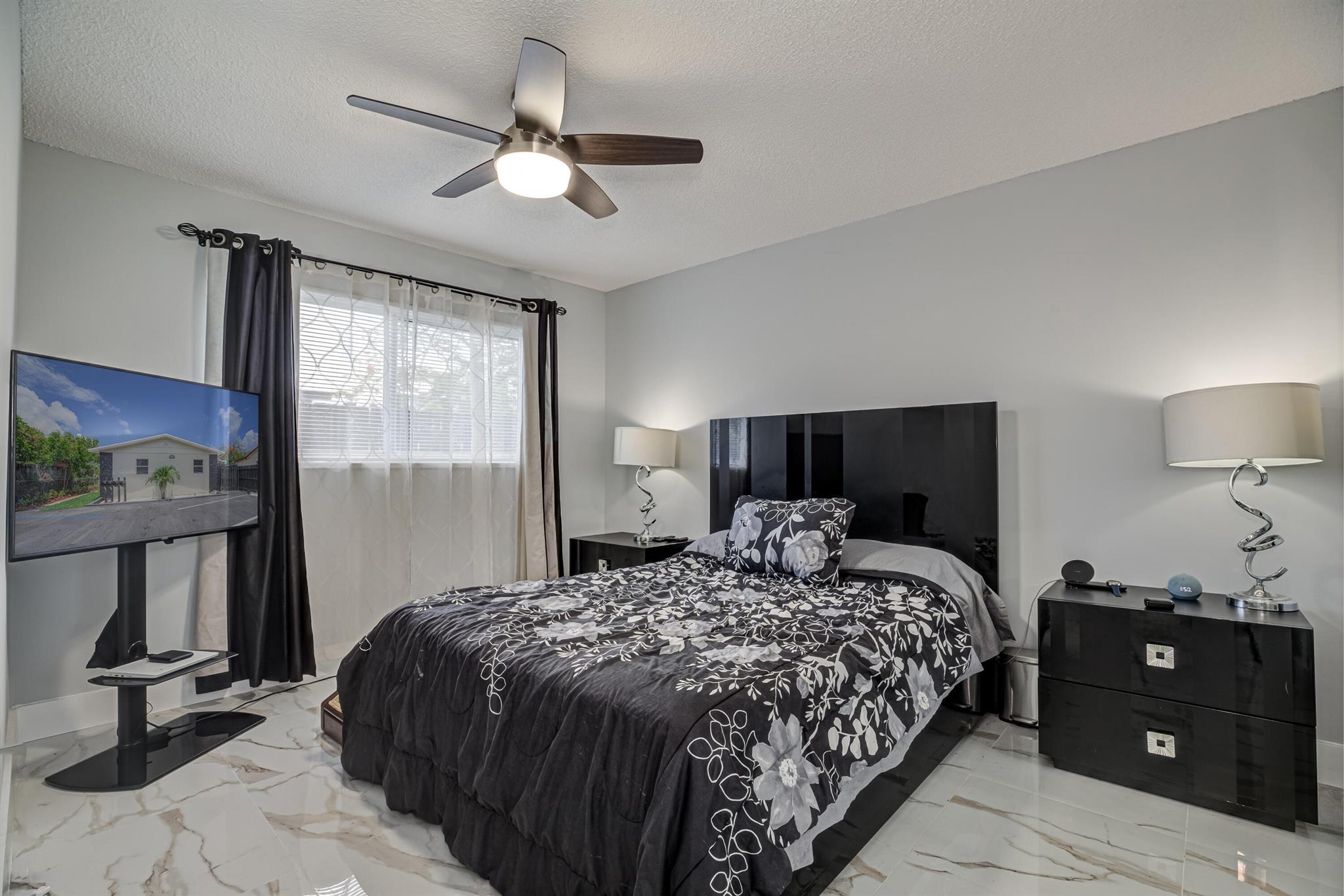 LAKE WORTH HEIGHTS - Residential Income