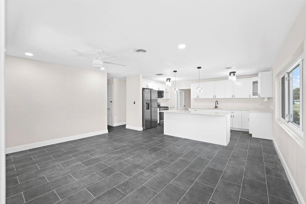 Photo of 1013 Hispana Avenue, Fort Pierce, FL 34982 (MLS # F10555207)