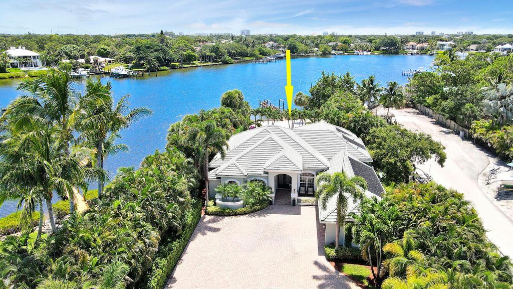 Photo of 19560 Gulfstream Drive, Jupiter, FL 33469 (MLS # R11102556)
