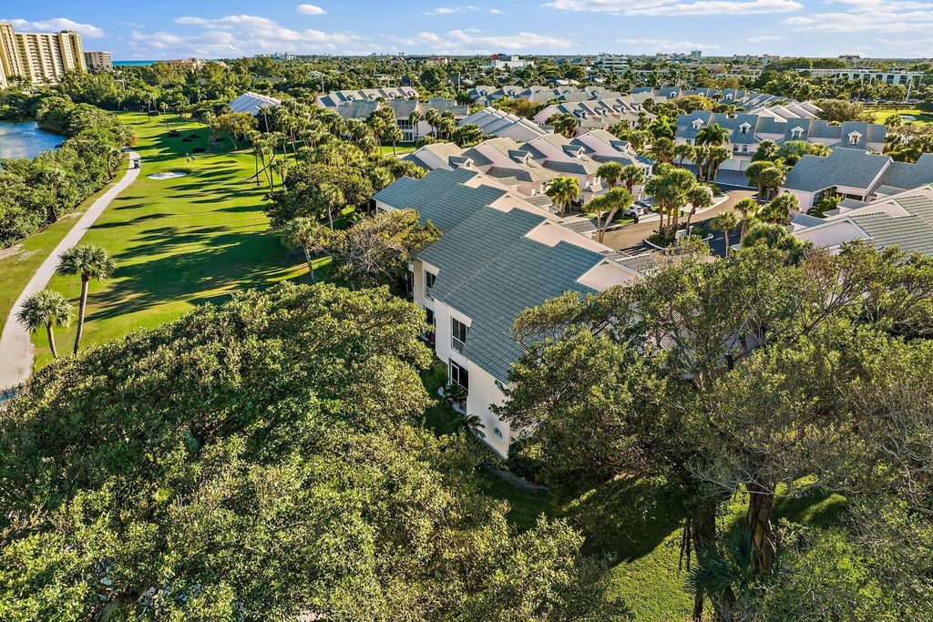 Photo of 3902 N Fairway Dr Drive N, Jupiter, FL 33477 (MLS # B26007620)