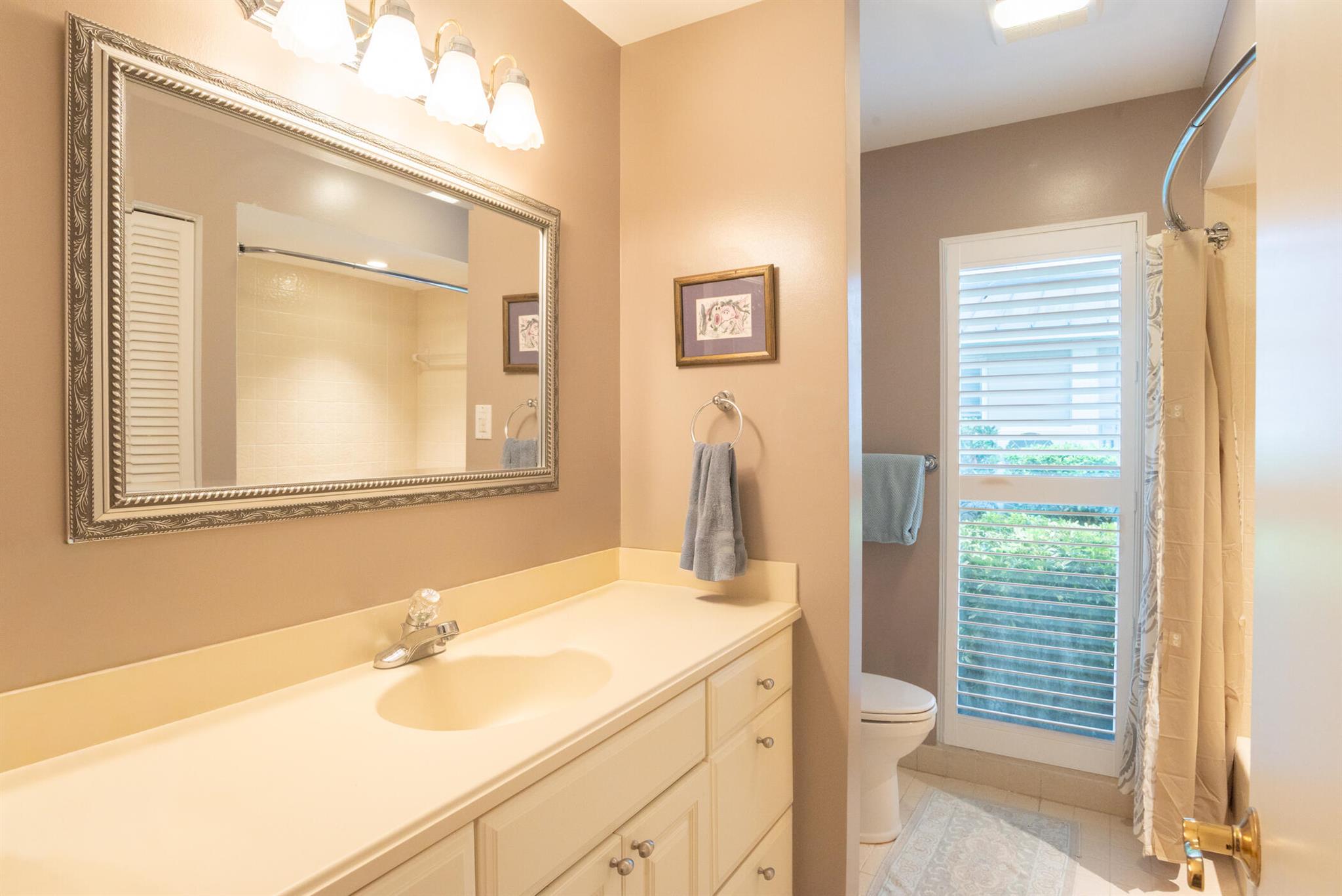 YACHT & COUNTRY CLUB OF S - Residential