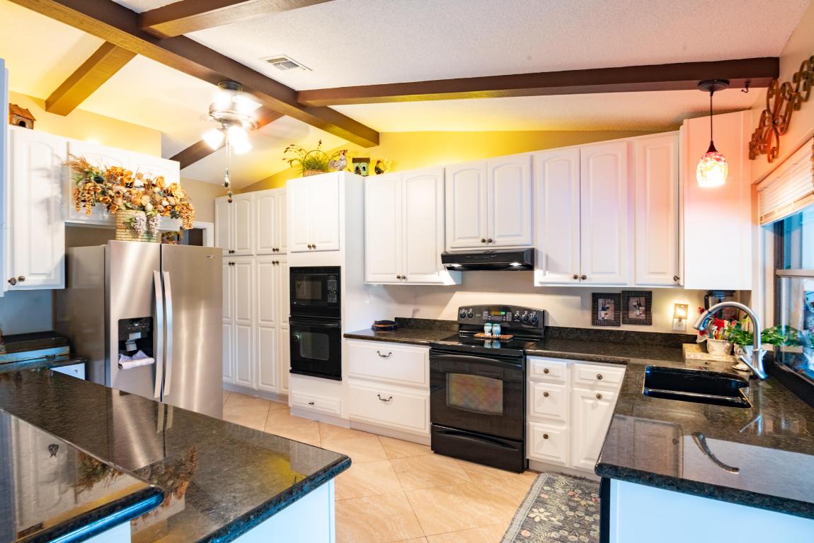 YACHT & COUNTRY CLUB OF STUART - Residential