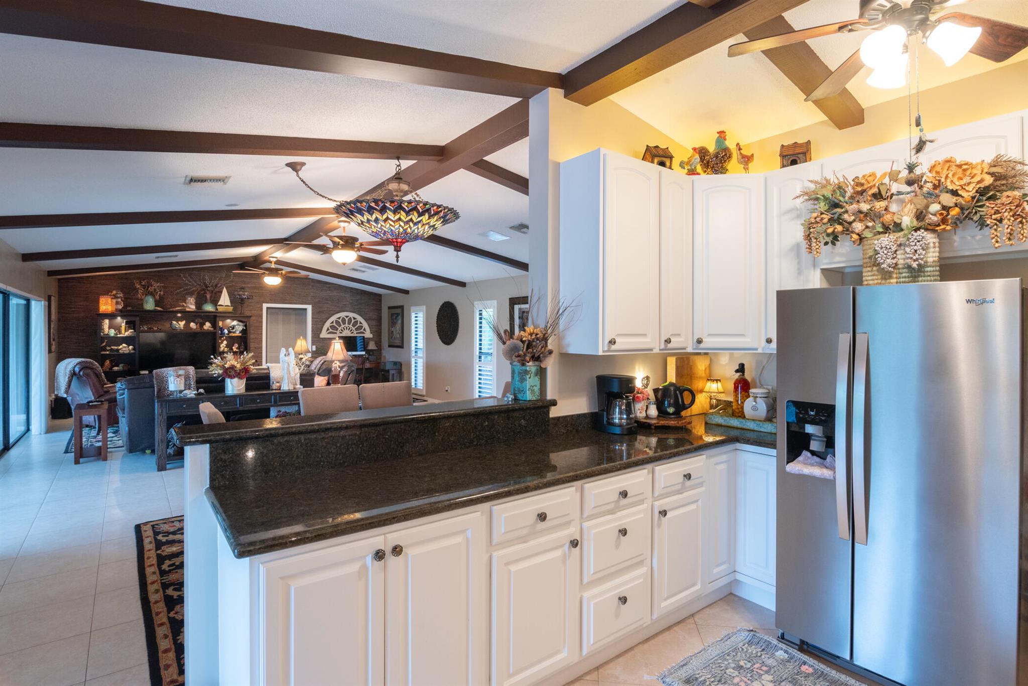 YACHT & COUNTRY CLUB OF S - Residential