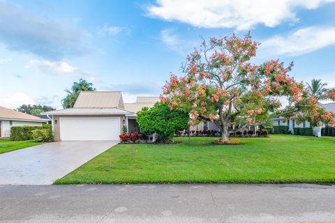 Photo of 3333 SE Fairway E, Stuart, FL 34997 (MLS # R11135294) Photo of 3333 SE Fairway E, Stuart, FL 34997 (MLS # R11135294)