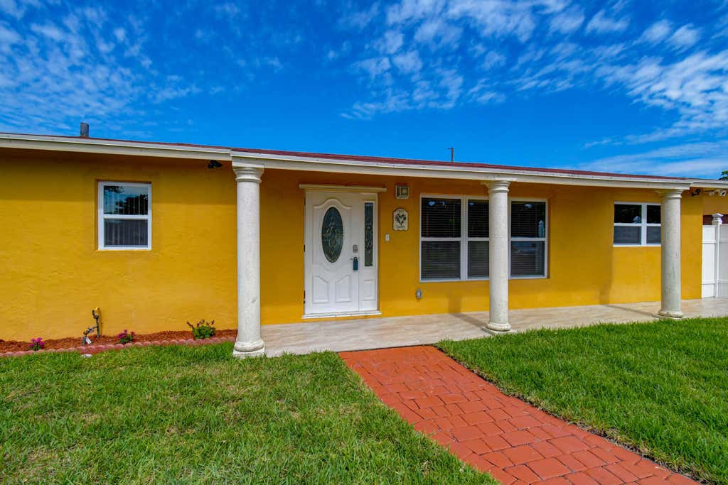 Photo of 15021 Jackson Road, Delray Beach, FL 33484 (MLS # B26058412)