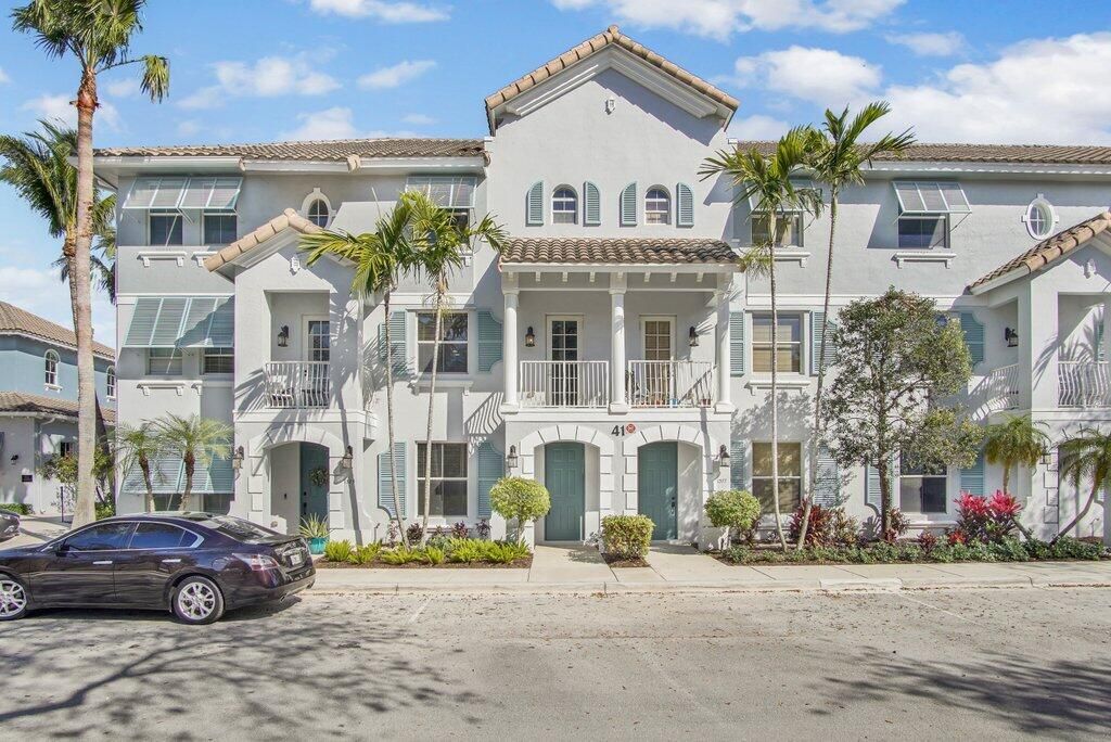 Photo of 1383 Piazza Pitti, Boynton Beach, FL 33426 (MLS # R10965868)