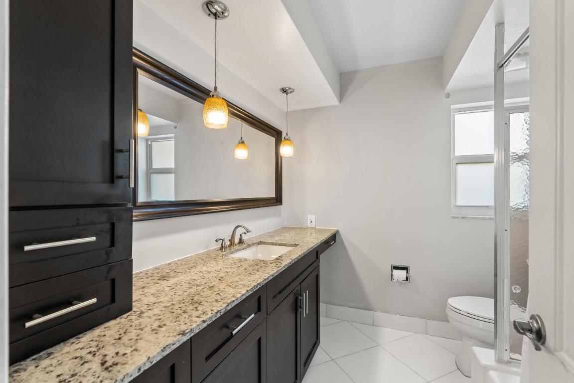 S/D OF 10-45-43, N 1/2 OF GOV - Residential Lease