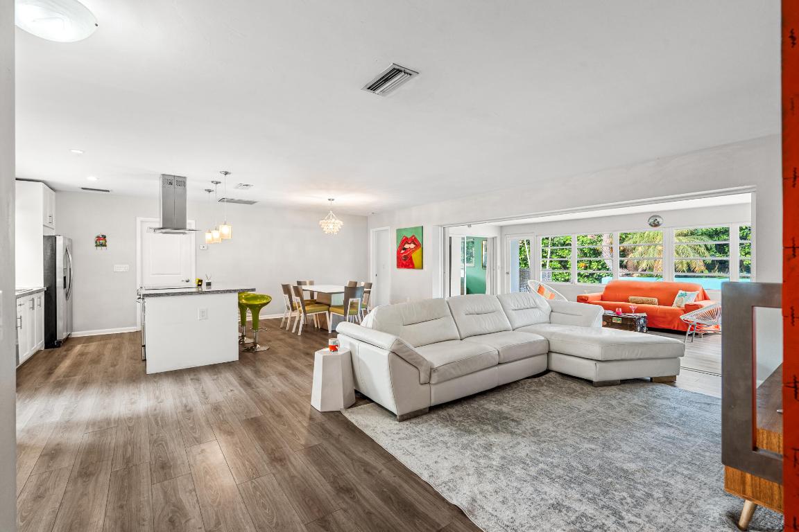 S/D OF 10-45-43, N 1/2 OF GOV - Residential Lease