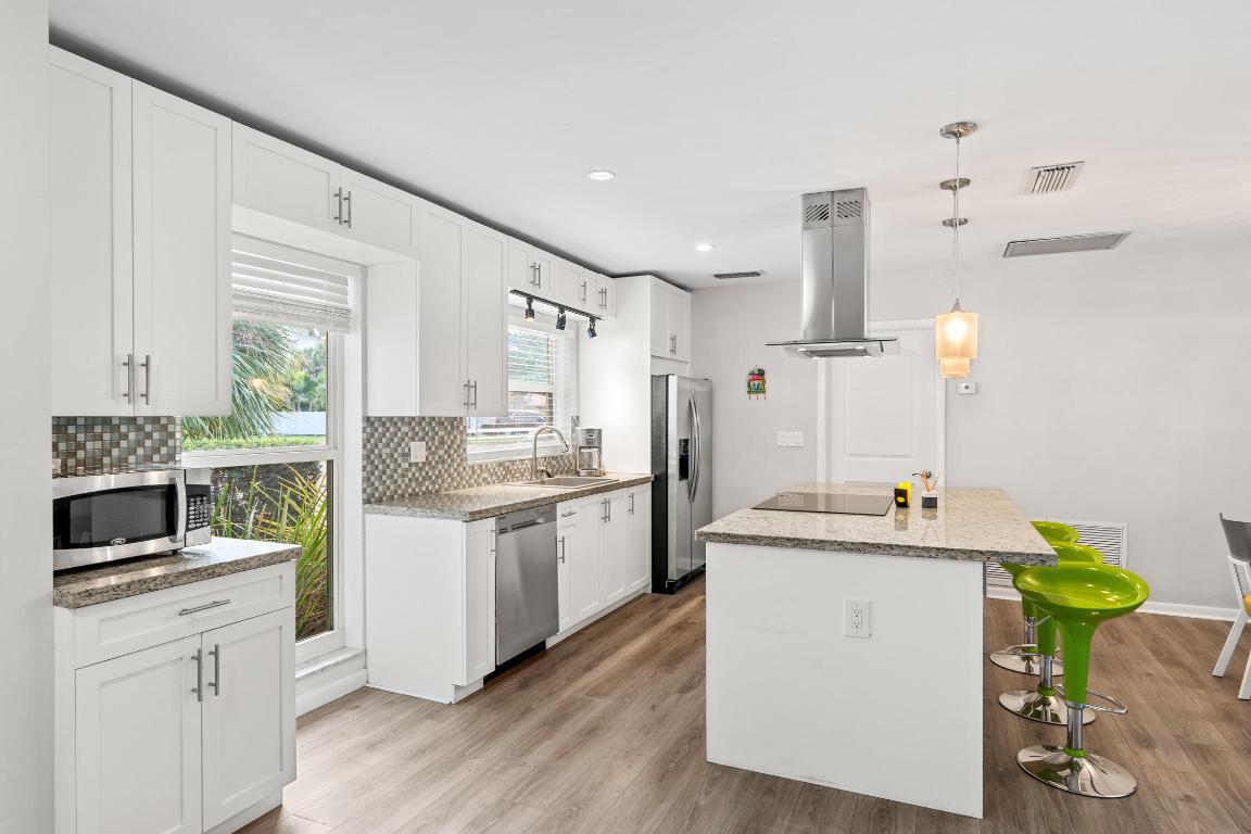 S/D OF 10-45-43, N 1/2 OF GOV - Residential Lease