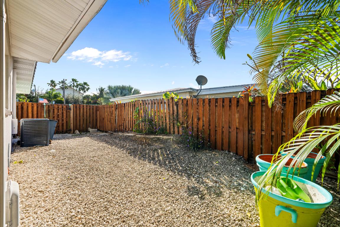 S/D OF 10-45-43, N 1/2 OF GOV - Residential Lease