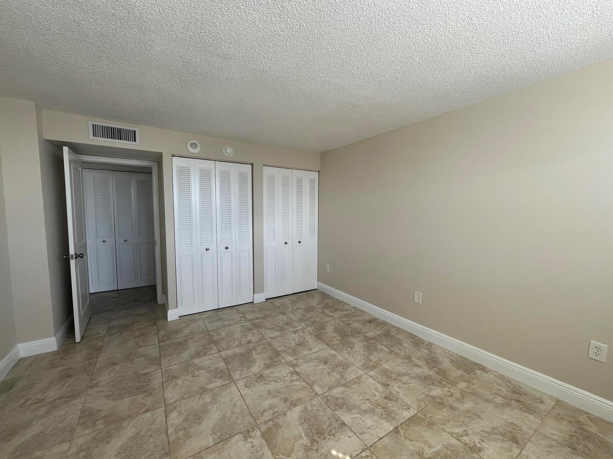PALM BEACH HOUSE - Residential Lease
