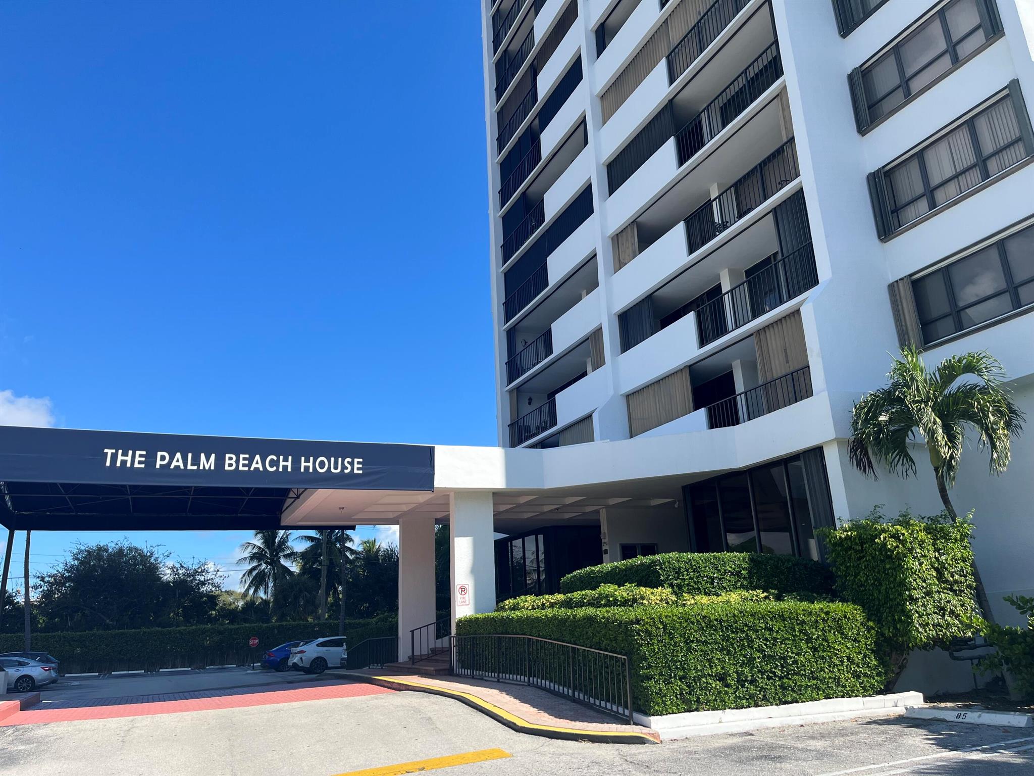 PALM BEACH HOUSE - Residential Lease