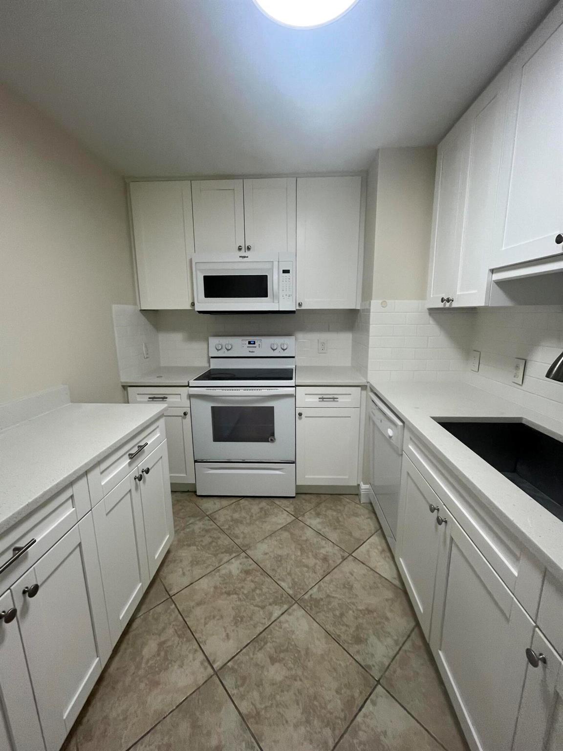 PALM BEACH HOUSE - Residential Lease