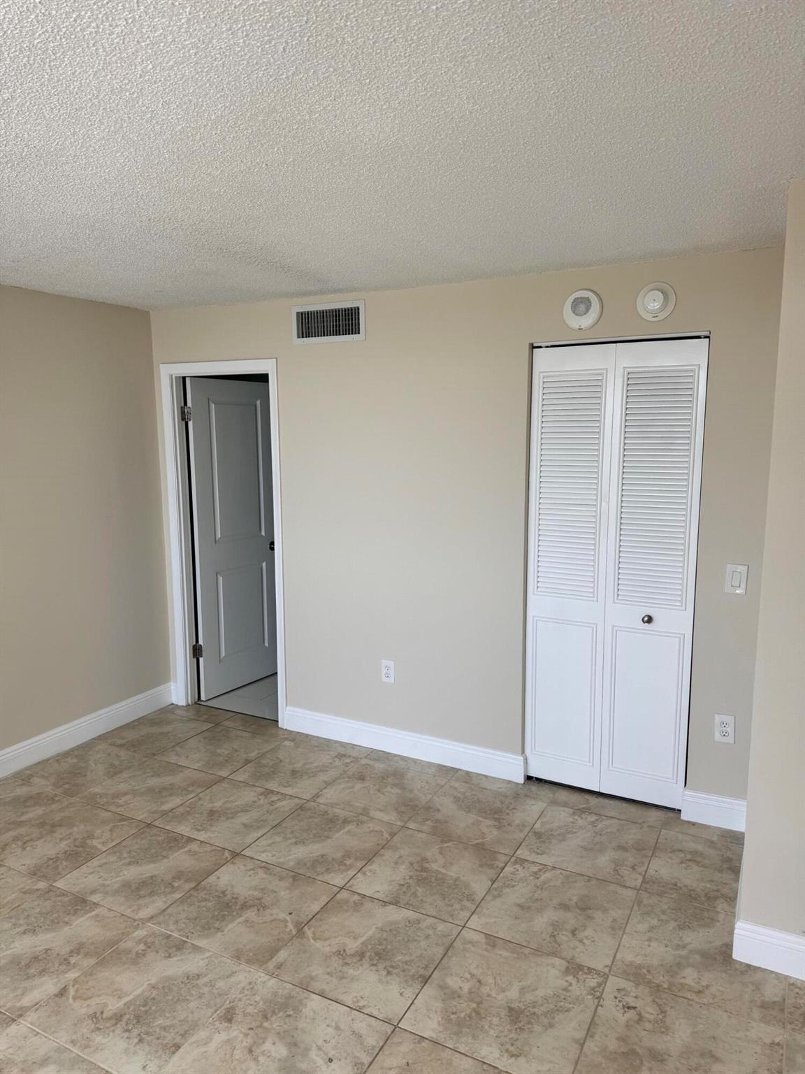 PALM BEACH HOUSE - Residential Lease