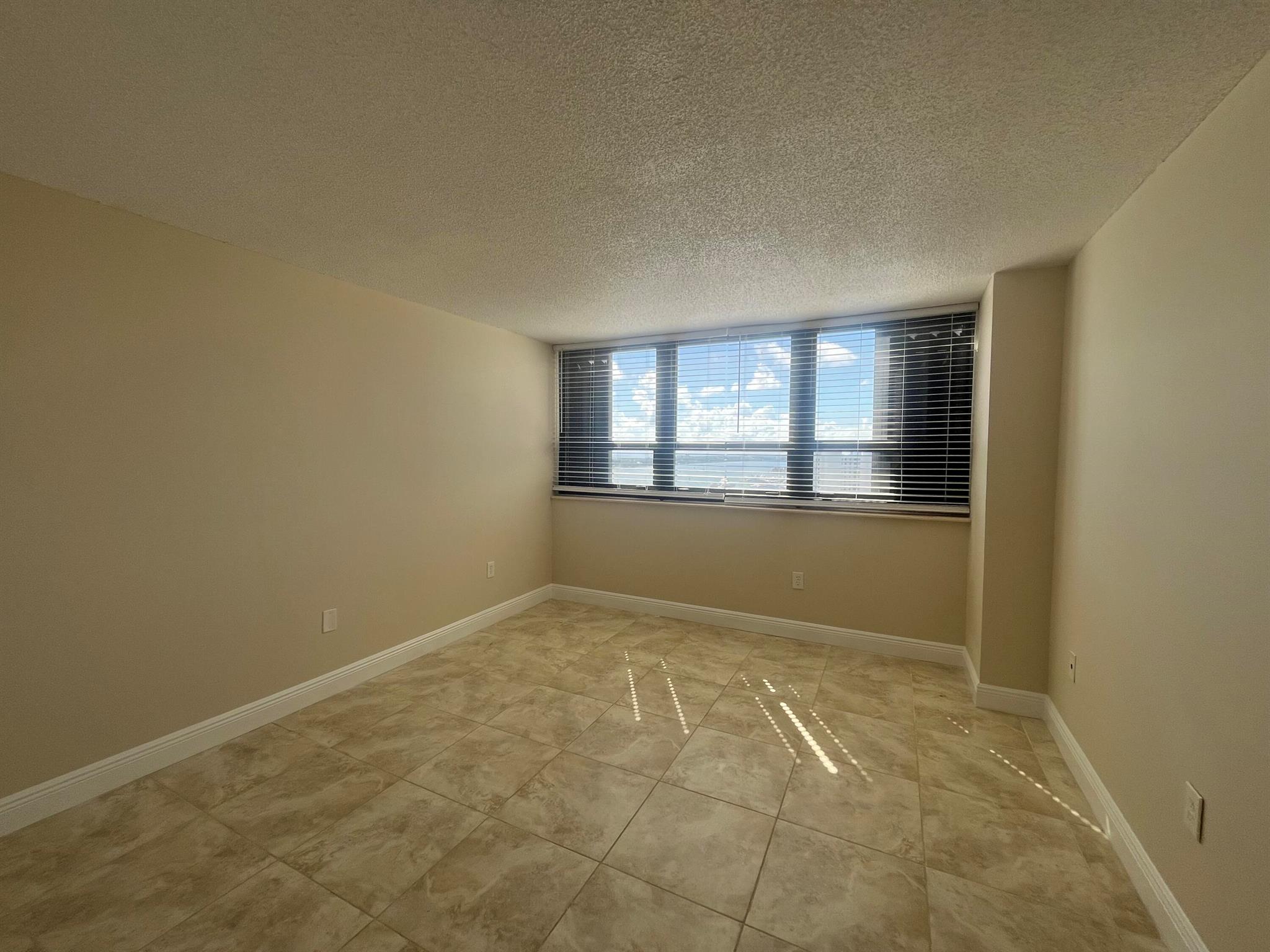 PALM BEACH HOUSE - Residential Lease